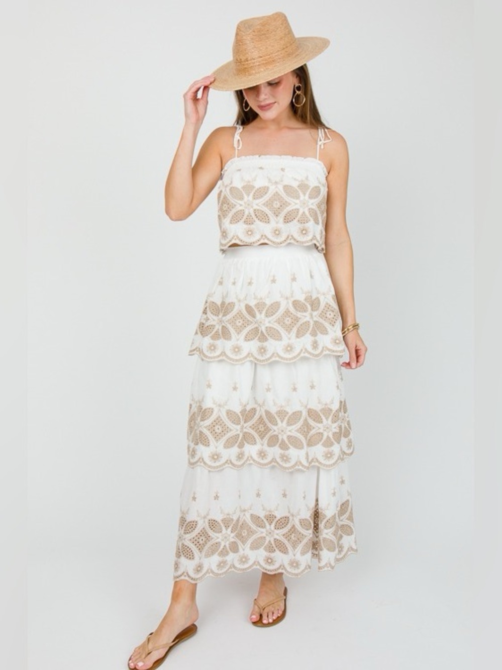 [NWOT] $108 ILLA ILLA White and Cream Embroidered Lace Tiered Skirt Set. Small